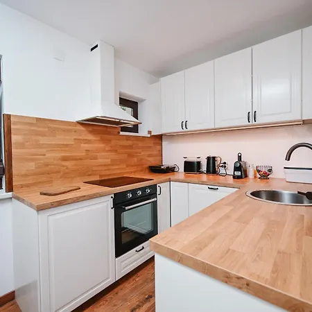 וילה Emi Lokve *