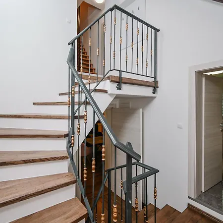 וילה Emi Lokve Homer