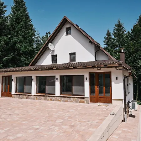 Emi Lokve Vila *